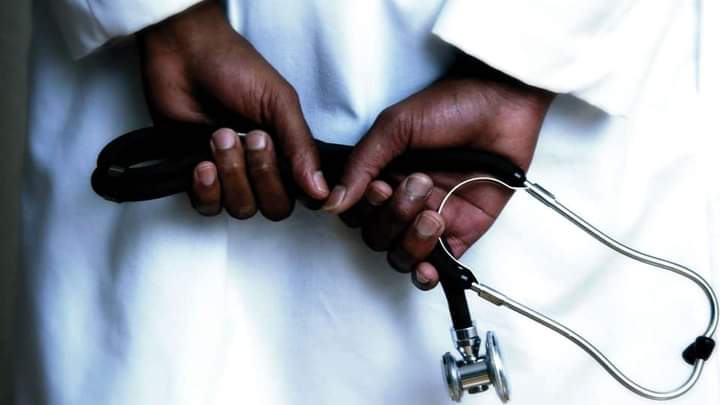 «Shuuuut… Les médecins sont arrogants !»